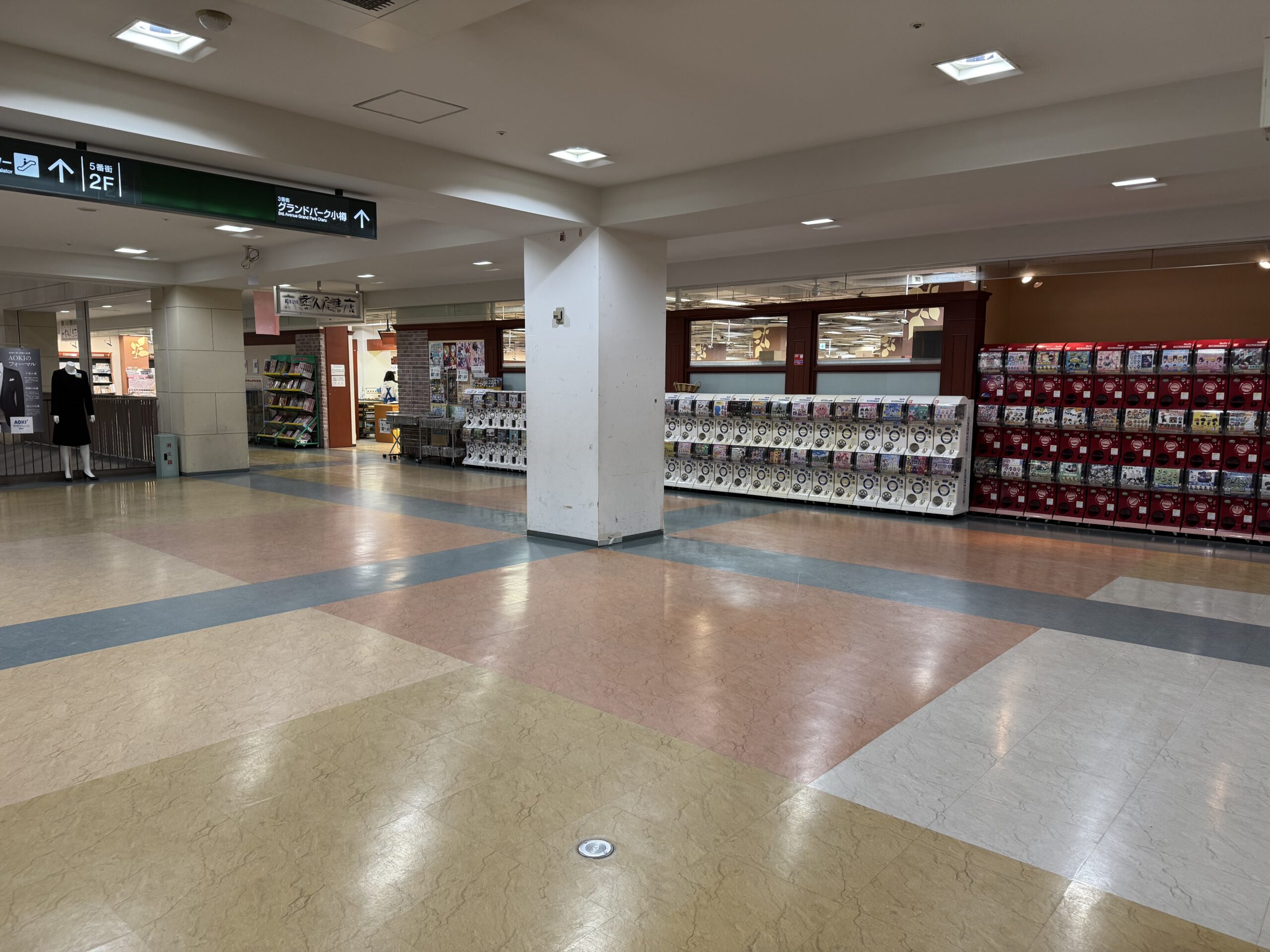 喜久屋書店前通路